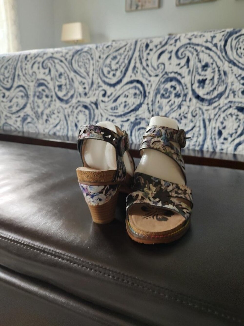 Sandals - Picture 2 of 4